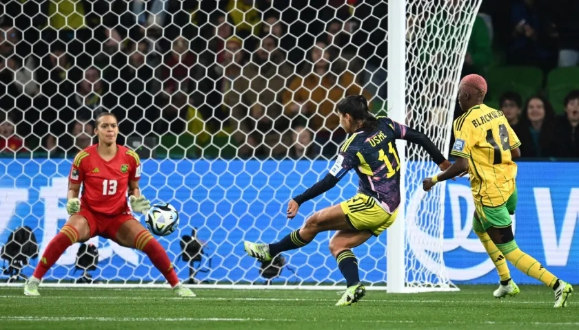 Acción del gol de Catalina Usme, que le dió el triunfo y el paso a Colombia a los cuartos de final. 