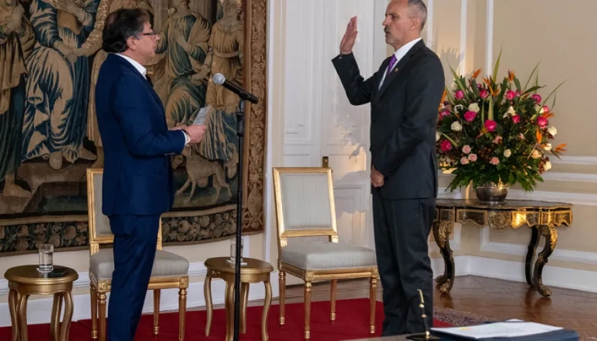 El Presidente Gustavo Petro en el acto de posesión del magistrado de la Sala Penal de la Corte Suprema de Justicia, Jorge Hernán Díaz Soto.