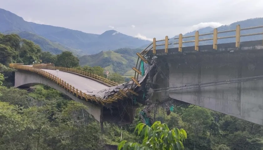 Estado en que quedó el puente 'Los Grillos' conocido como la Transversal de la Cusiana.