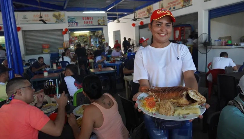 Gastronomía en el área multipropósito. 