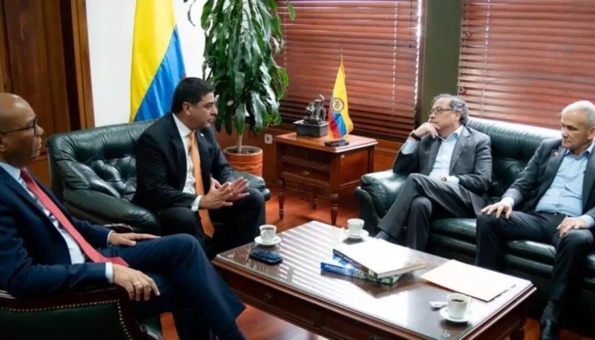 El Presidente Gustavo Petro en la reunión con magistrados de la Corte Suprema.