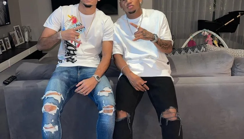 Roller junto a su hermano Luis Díaz. 