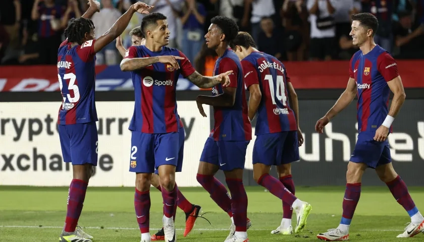 Los jugadores del Barcelona celebrando la remontada ante el Celta de Vigo.