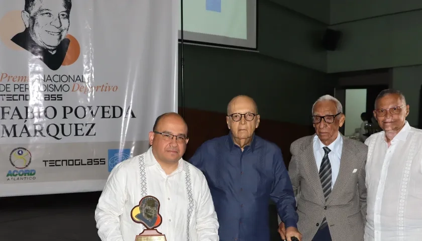 José Ascensio, Jorge Humberto Klee, Guillermo Rodríguez y Ricardo Ordóñez, periodistas galardonados. 