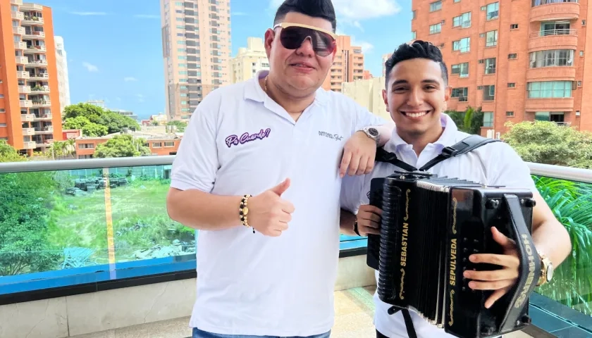 El cantante Antonio Eslait y el acordeonero Sebastián Sepúlveda.