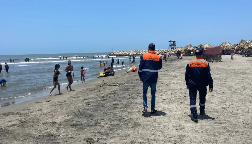 Dimar inspeccionó playas del Atlántico.