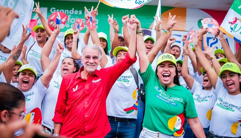 La candidata a la Alcaldía de Soledad, Elvira Gutiérrez, con el aspirante a la Gobernación Eduardo Verano