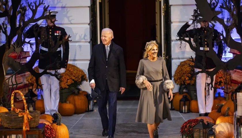 Joe Biden y su esposa en la Casa Blanca.