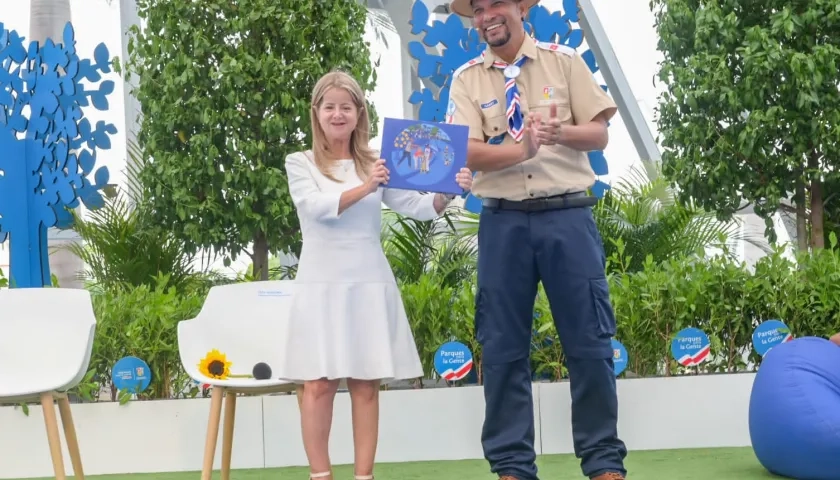 Gobernadora Elsa Noguera en la presentación de su libro ‘Parques para la Gente’.