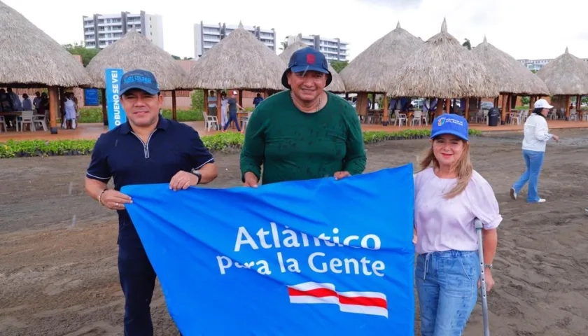 El alcalde de Puerto Colombia Wilman Vargas con la Gobernadora del Atlántico Elsa Noguera en Sabanilla.