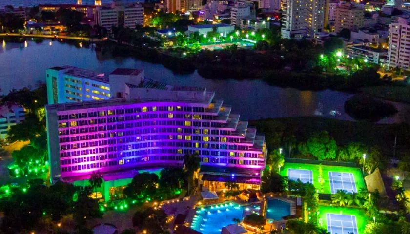 La magia de la noche en el hotel Hilton Cartagena.