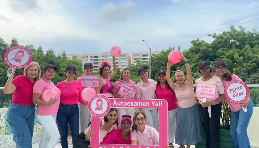 Integrantes de Guerreras Rosa.