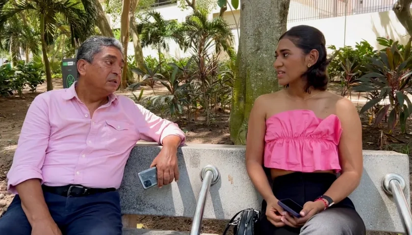 Javier Álvarez y Laura Cantillo, sobrevivientes del cáncer de mama.