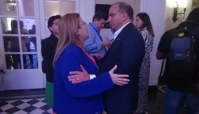 Lourdes Caballero, Defensora del Pueblo de El Salvador y Carlos Camargo Assis, Defensor del Pueblo de Colombia