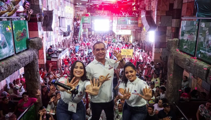 Santiago Arias en su cierre de campaña.