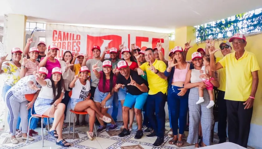 Camilo Torres, candidato a la Asamblea del Atlántico, en el recorrido que hizo por el sur del Atlántico