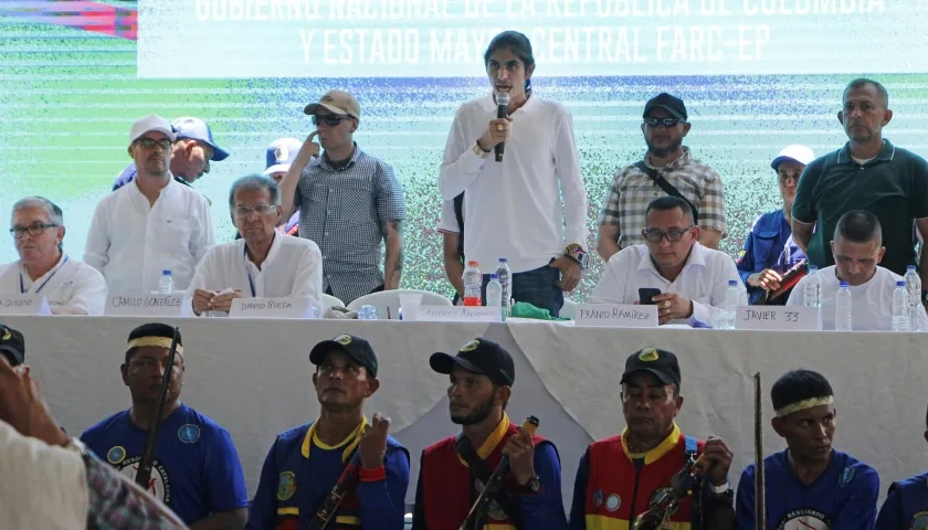 El vocero de la delegación del EMC, Andrey Avendaño en la instalación de la mesa de diálogos entre el Gobierno Nacional y las disidencias de las FARC cumplida en Tibú.