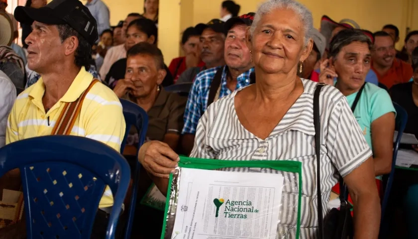 Familias de los Montes de María beneficiarias de titulación de tierras