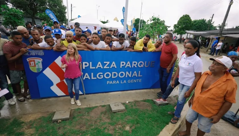 Entrega de Plaza de Algodonal.