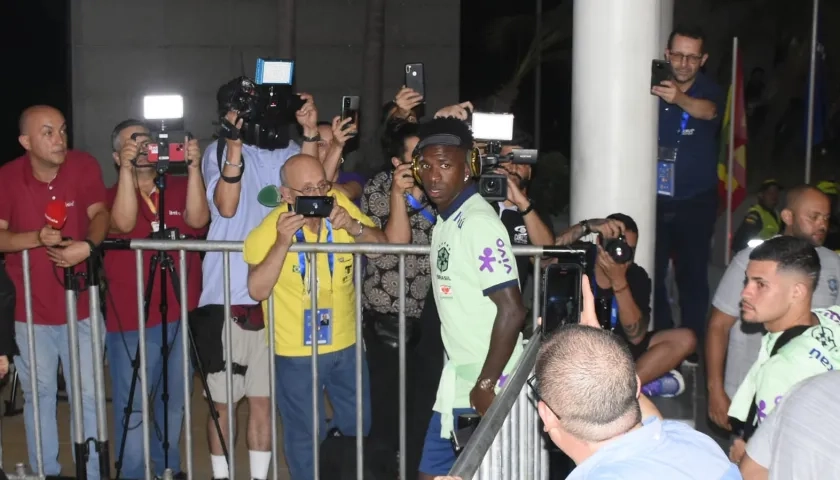 Vinicius Junior, jugador de Brasil, a su llegada al hotel en Barranquilla. 