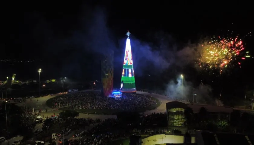 El árbol de Navidad en La Ventana al Mundo.