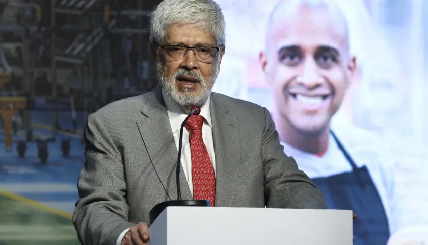 El Mincomercio Germán Umaña en la cumbre Colombia Investment Summit en Bogotá.