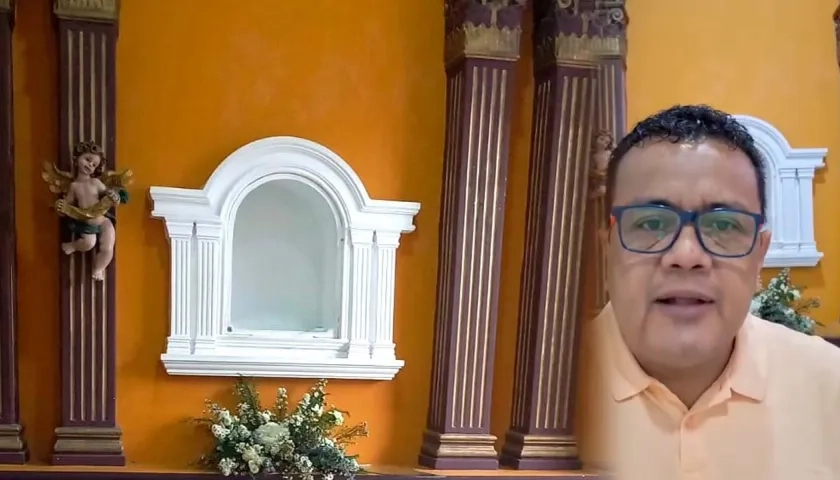 Sacerdote de Tolú Derian Rodríguez, y el lugar vacío tras el robo de la Custodia.