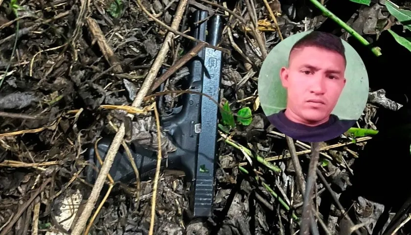 Alias 'El Cofla', abatido por la policía y arma incautada. 