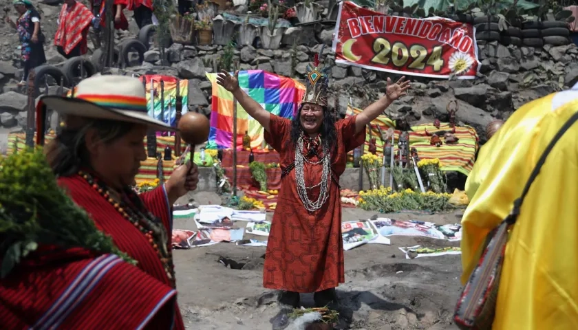 Chamanes peruanos durante el ritual.