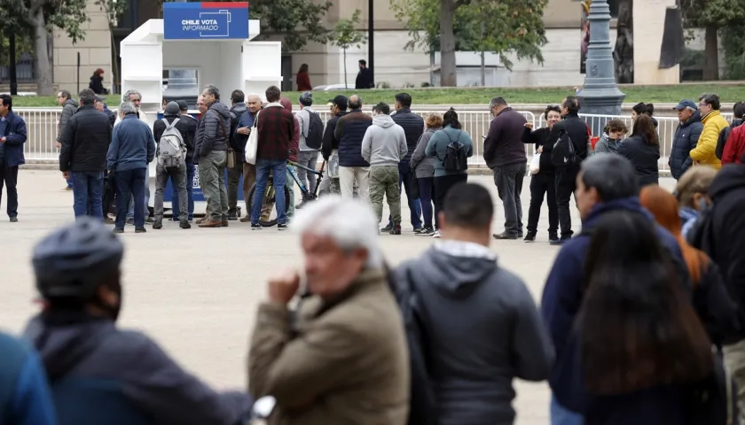 Uno de los puestos de votación en Chile.