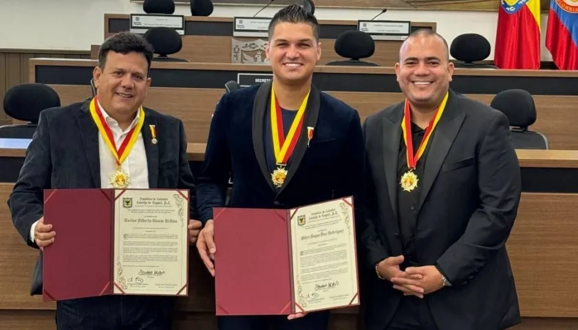 Elder Dayán recibió la Orden Civil al Mérito José Acevedo y Gómez en Bogotá.