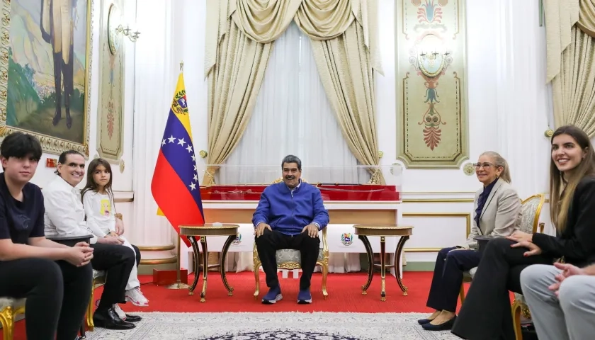 El Presidente Maduro en el Palacio de Miraflores con el empresario colombiano Alex Saab