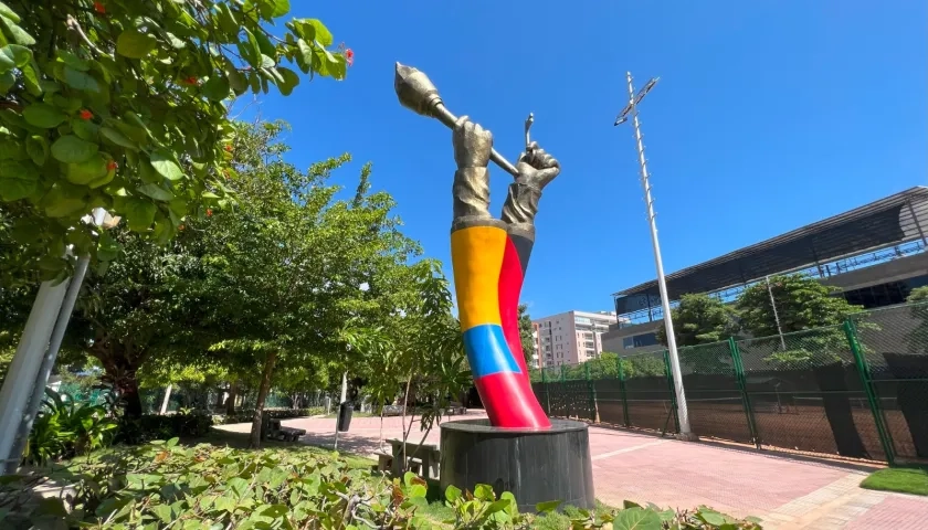 Monumento 'Solidaridad' en el parque El Golf