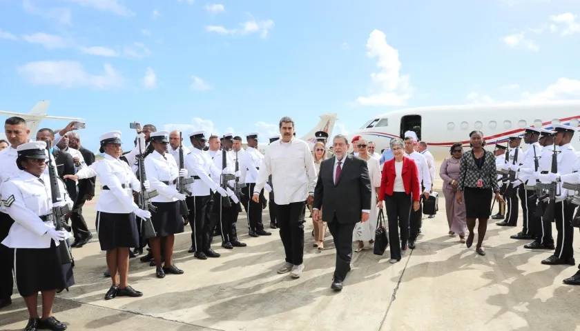 Nicolás Maduro en la ciudad de Kingstown.