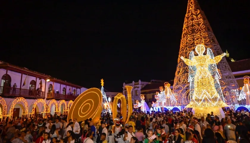 La Plaza de la Aduana con el alumbrado navideño