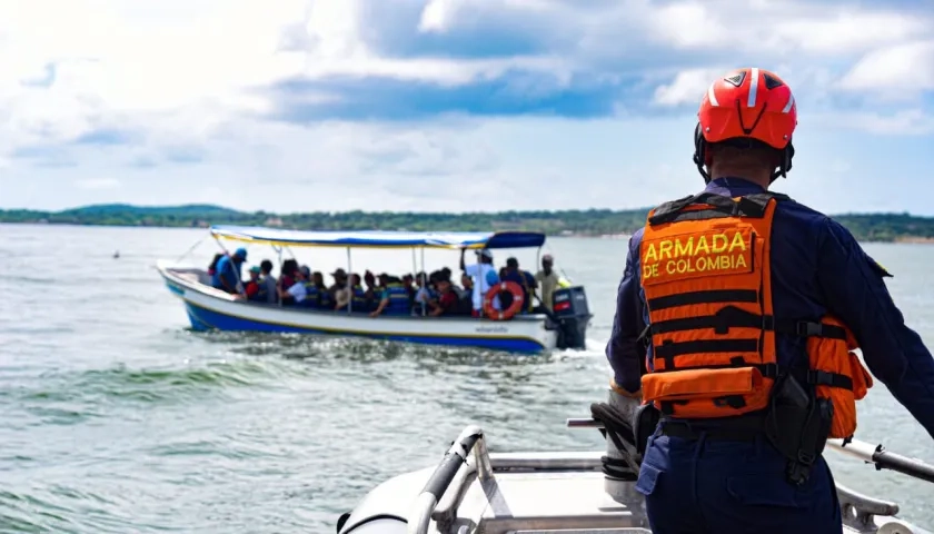 Foto referencia de una embarcación en zona insular de Cartagena. La emergencia fue atendida por la Armada