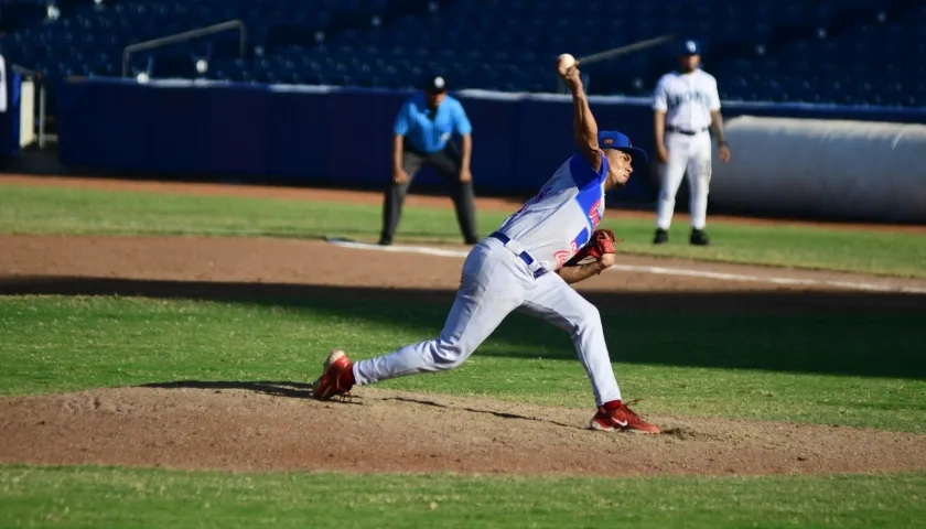 Víctor Vargas lanzó cinco entradas y logró su segunda victoria consecutiva sobre Leones. 