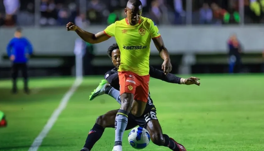 Yerson Candelo viene de jugar en el Aucas de Ecuador.