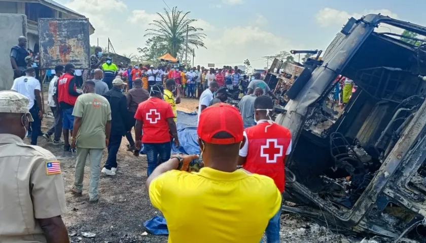 El camión cisterna después de la explosión