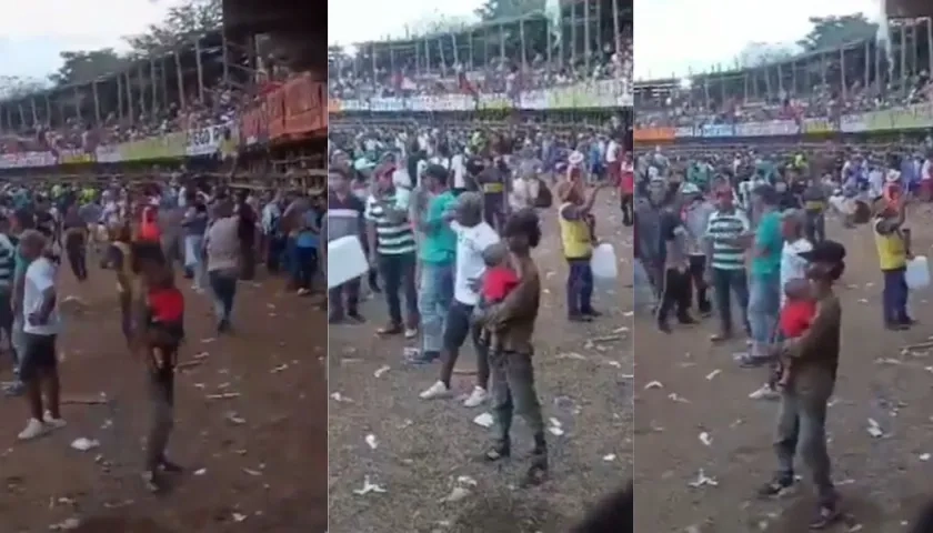 Hombre en corralejas en Antioquia.