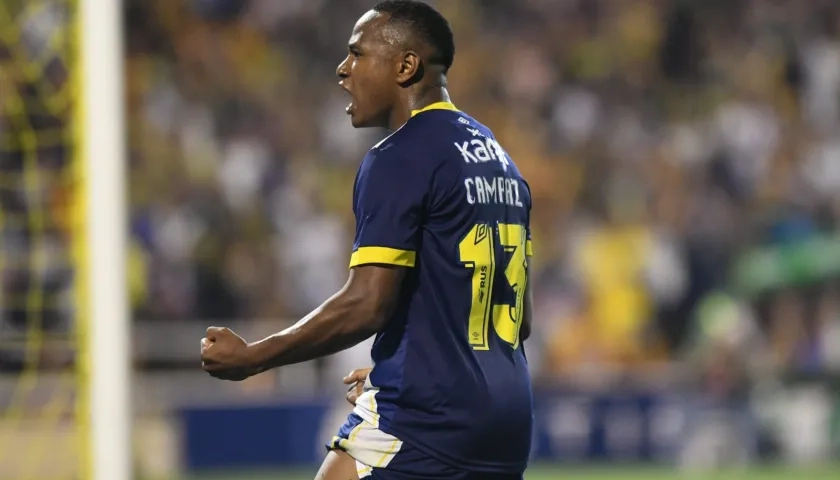 Jaminton Campaz se coronó campeón de la Copa de la Liga con Rosario Central. 