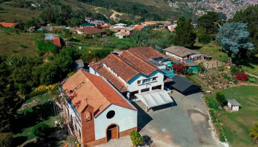 Este es el convento y monasterio Santa Teresita del corregimiento San Cristóbal al que pertenece la religiosa