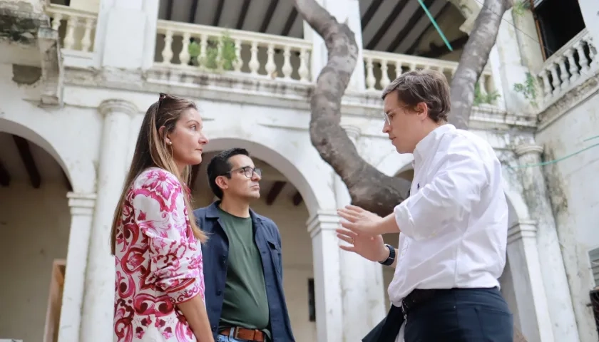 Delegados de la CAF y funcionarios de la Alcaldía recorrieron el Centro de Santa Marta