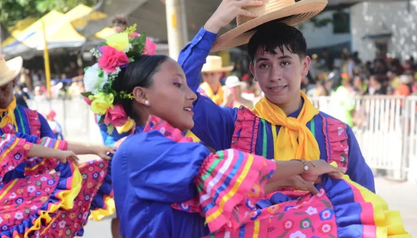 Delegación de Huila en la Gran Parada de Comparsas.