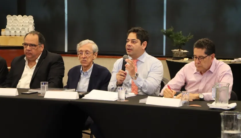 Jorge Segebre, presidente de Camacol Atlántico, en la junta que presidió el presidente nacional del gremio, Guillermo Herrera