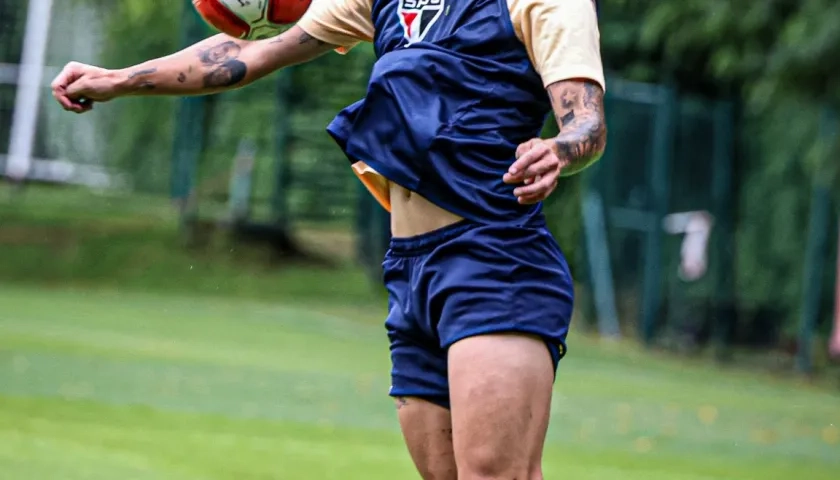 James Rodríguez publicó en sus redes varias fotos entrenando con el São Paulo.