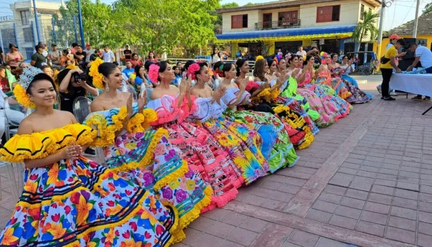 Las 15 candidatas participan en la edición 46 del Reinado Intermunicipal de Santo Tomás