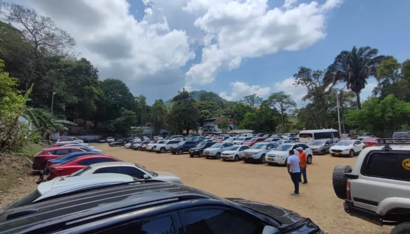 Foto referencia de parqueaderos en Minca