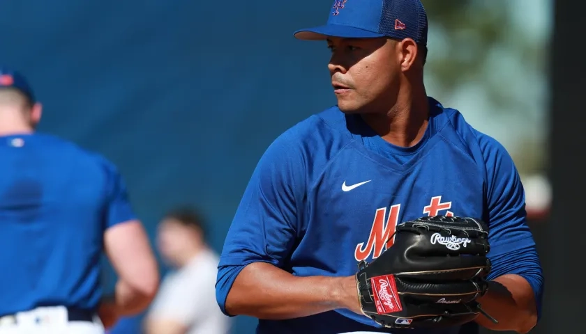 José Quintana abrió el juego inaugural por los Mets. 