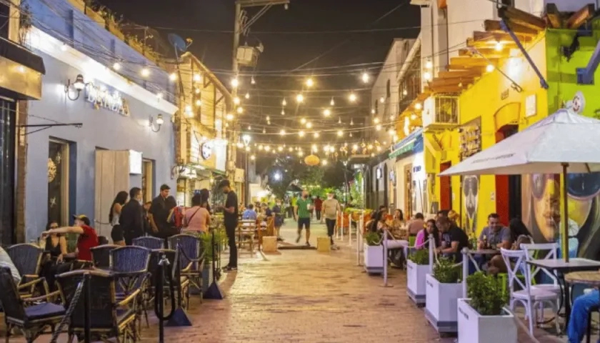 Imagen nocturna del Centro Histórico de Santa Marta